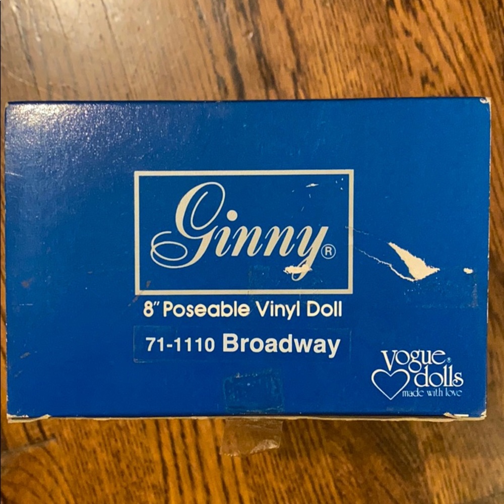Vintage Vogue Ginny 8" Broadway 71-1110 with stand - Picture 3 of 4